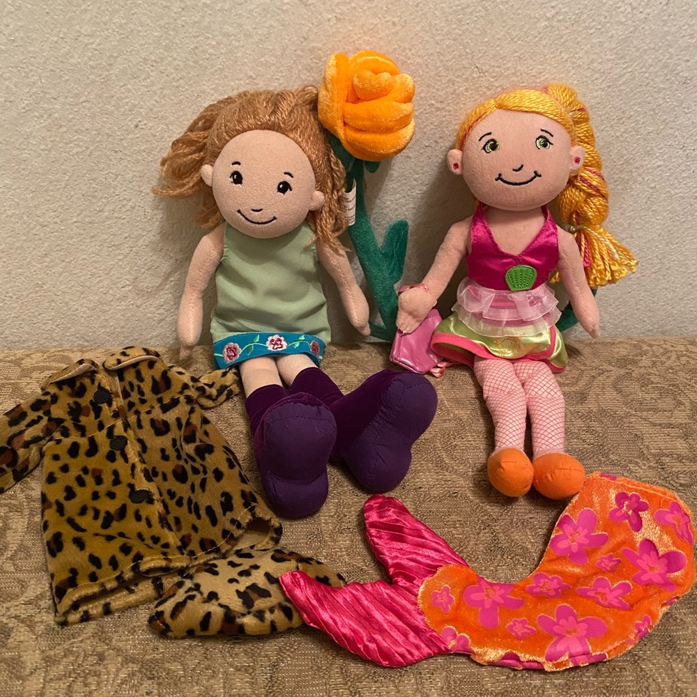 Groovy Girls 2 Dolls With Outfits